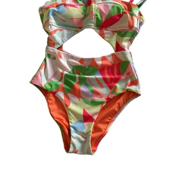 Sanctuary Cutout One-Piece Swimsuit - Picture 4 of 9